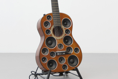 los10261-guitarra-con-altavoces-ddm-edit-1160x832-acf-cropped