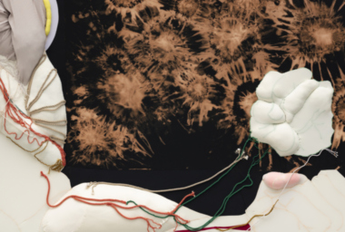 yuli-yamagata-cyborg-trabalhando-2021-scaled-760x512-acf-cropped