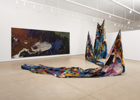 Ana Cláudia Almeida, Cascata I, 2023 Pastel oleoso, pigmento e resina sobre tecido de algodão 196 7_8 x 15748 in (stretched) 500 x 40000 cmFoto_ Gabriela Araujo (1)