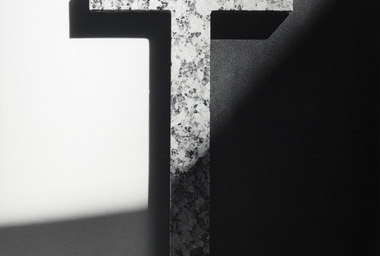Robert Mapplethorpe_Cross, 1984
