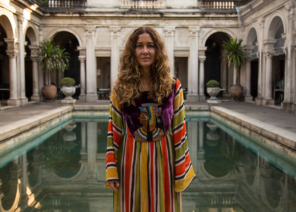 1697675414653078965784c_1697675414_3x2_rt