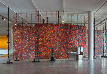 Vista da instalação de Antonio Társis na 36ª Bienal de São Paulo © Eduardo Ortega