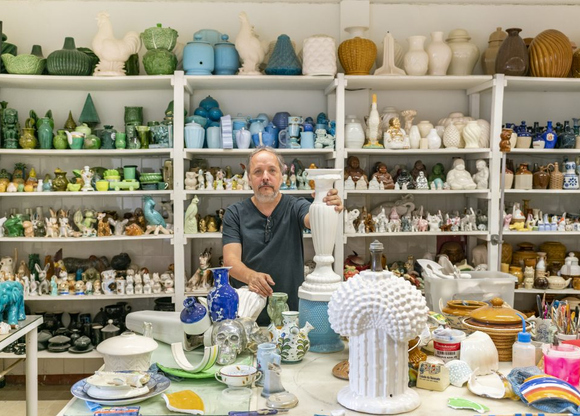 Artist-Barrao.-Photo-Eduardo-Ortega.-Courtesy-of-the-artist-and-Fortes-DAloia-Gabriel-Sao-Paulo_Rio-de-Janeiro-1024x683